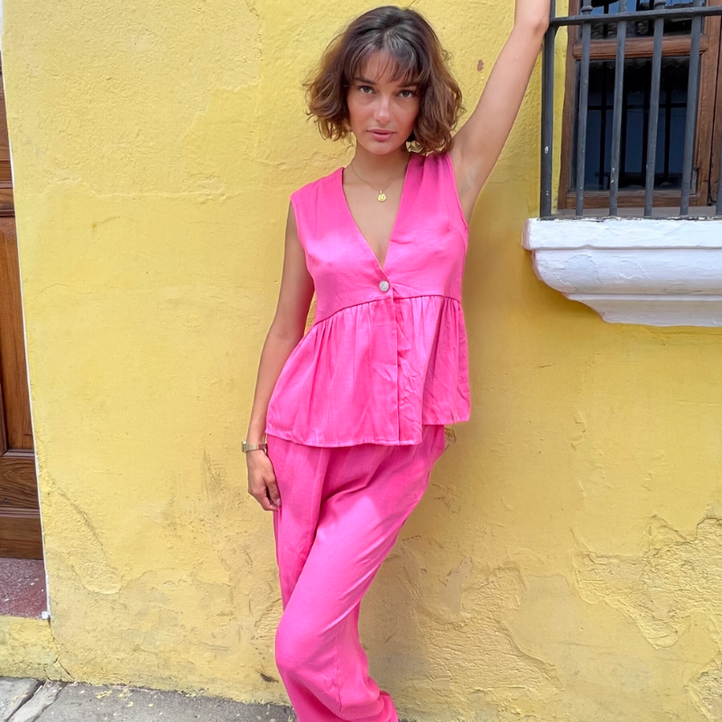 Chaleco un botón y pantalón rosado ¡Qué Guay! Guatemala