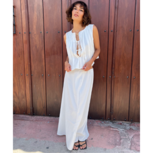 Blusa lazos y falda blanca