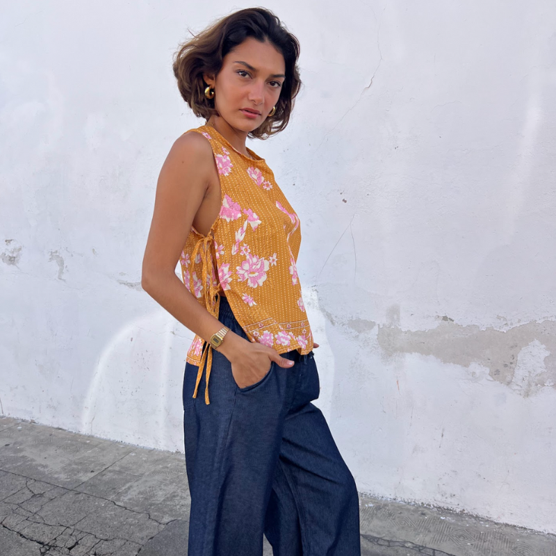 Blusa floreada mostaza ¡Qué Guay! Guatemala
