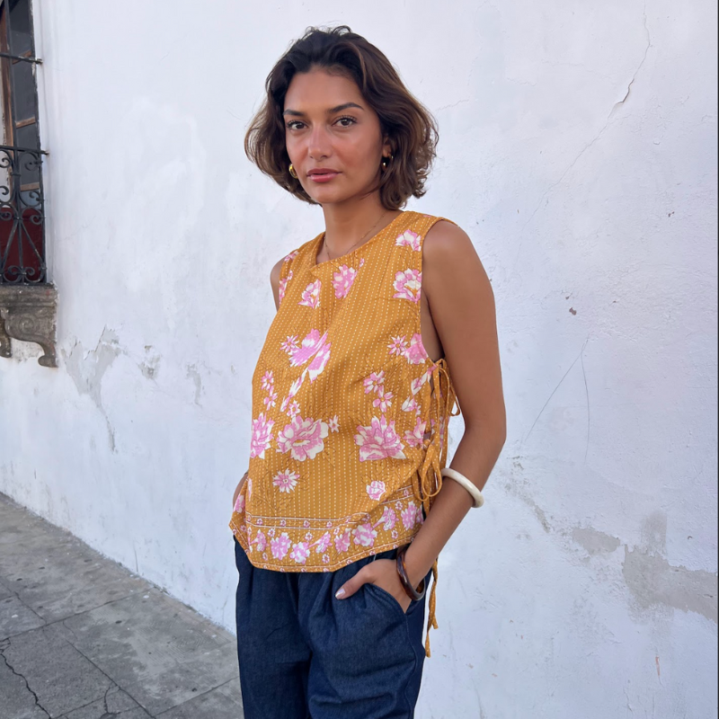 Blusa floreada mostaza ¡Qué Guay! Guatemala