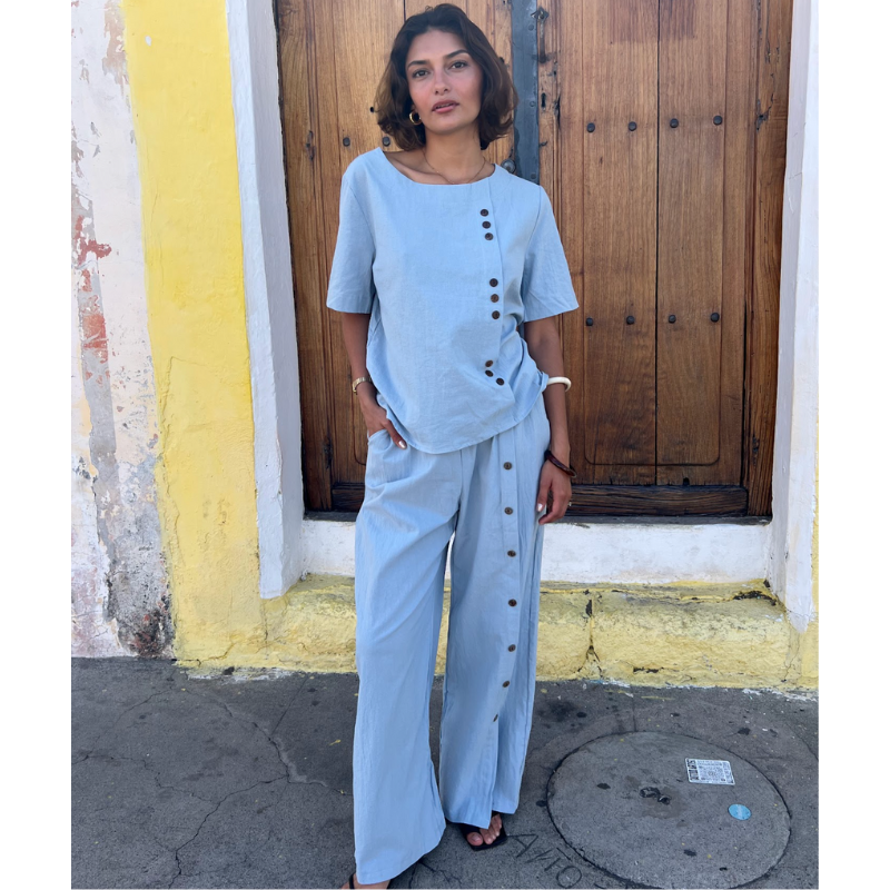 Blusa y pantalón celeste botones laterales ¡Qué Guay! Guatemala